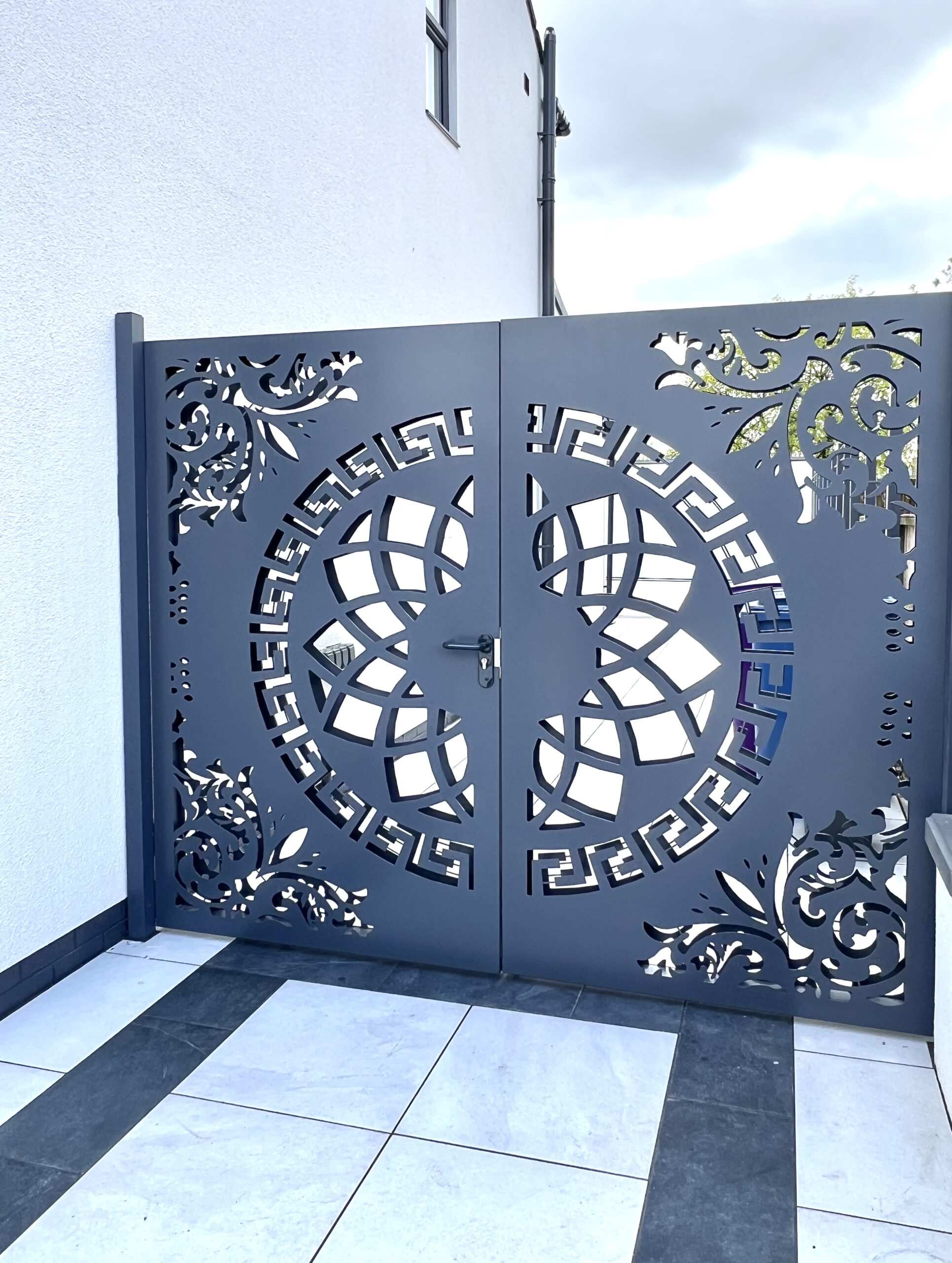 Wheelgate Design Aluminium Driveway Gate Tangled Design - The Steel Gallery